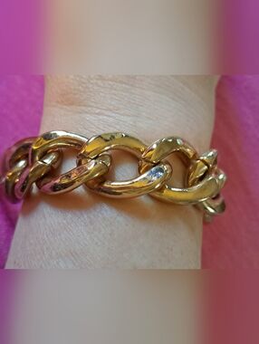 Elegant Fat Gold Tone Chain Bracelet